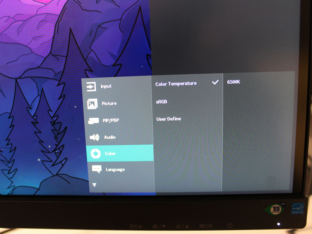 Farbtemperatur oder Farbraum.