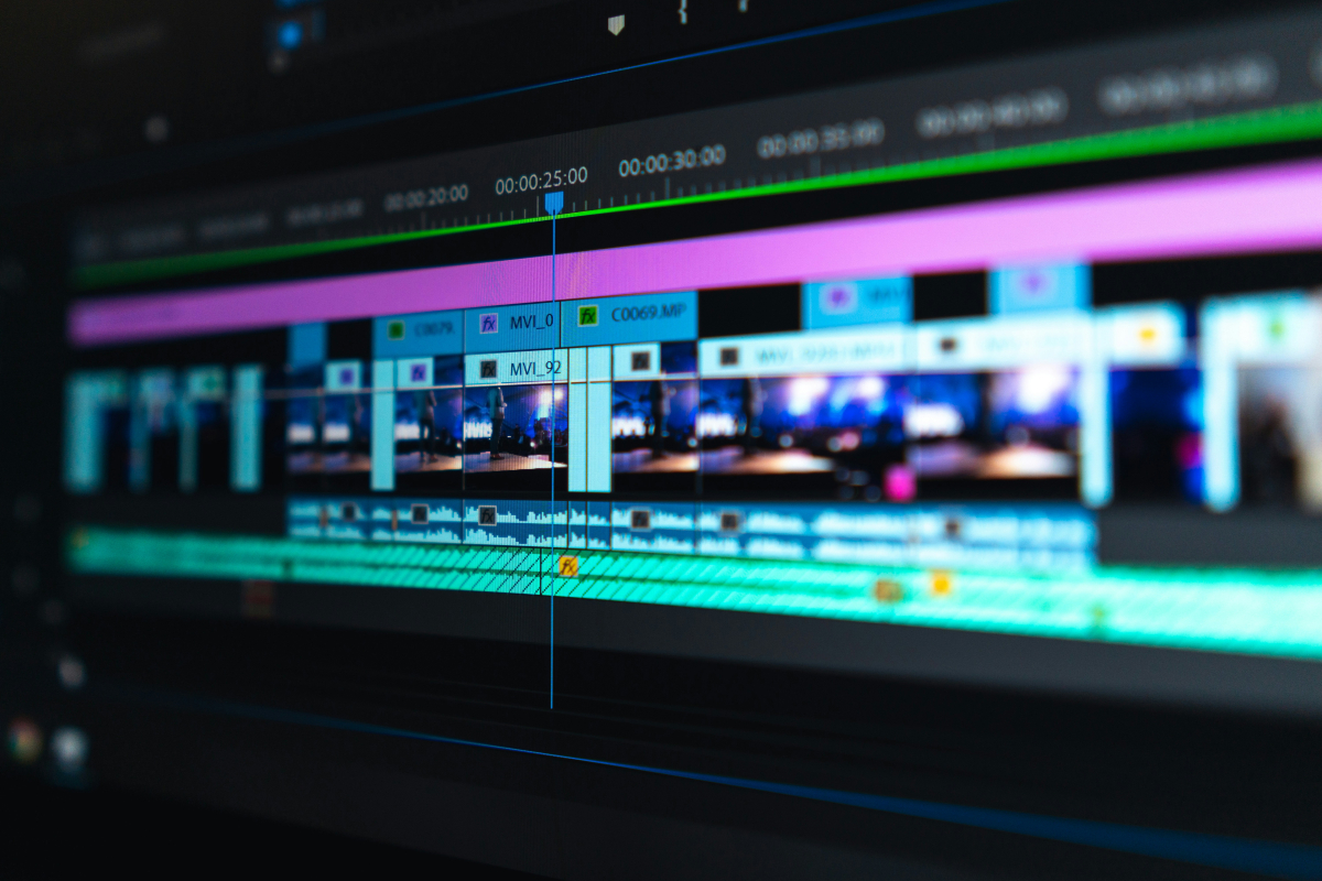 Wie moderne Hardware und KI-Workflows die Videobearbeitung 2026 neu definieren.